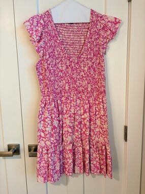 Universal Thread Pink & White Floral Smocked V-Neck Tiered Dress